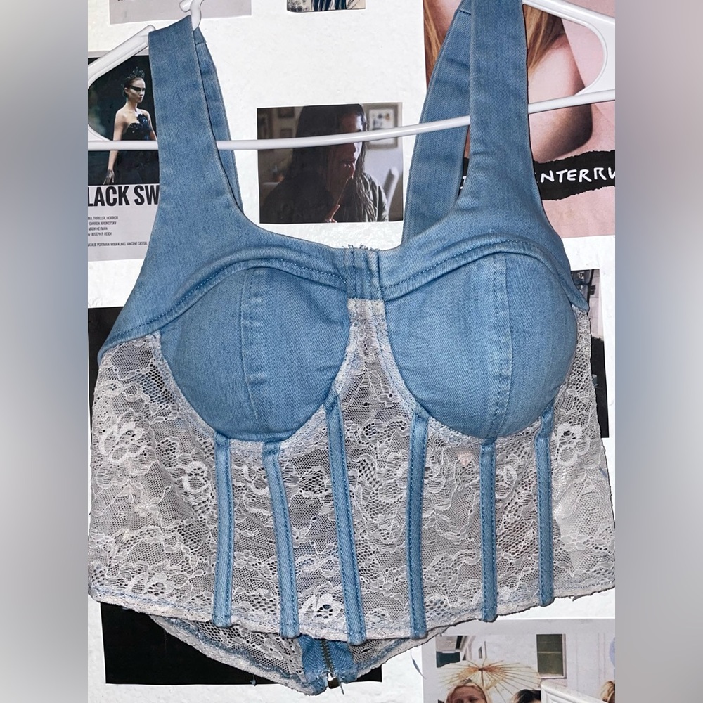 It's a top ⊹⊱≼≽⊰⊹